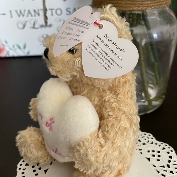 🌷 “DEAR HEART LOVE TO GRANDMA” RETIRED TY BEANIE BABY BEAR. DATED 2005! MWMT! - Picture 6 of 6